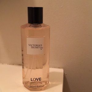 Victoria’s Secret Love 250ml/8.4 fl oz